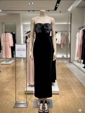 Elegant Black Velvet Skirt